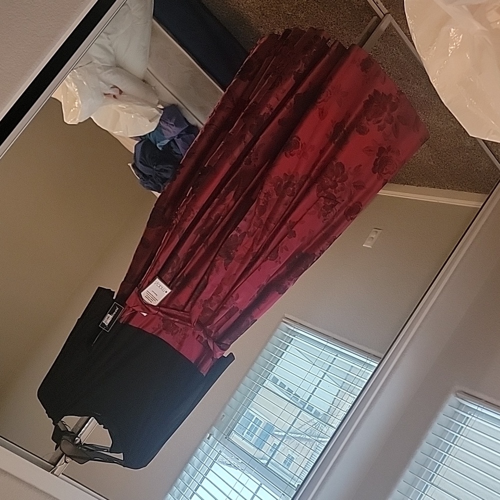 Macys Beautiful Brand new Gown dress